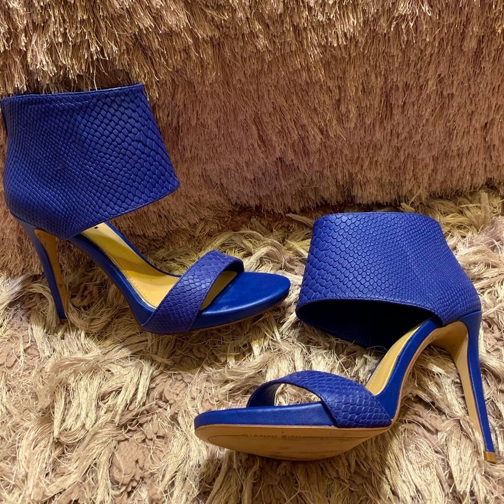 Sandal - Picture 3 of 5